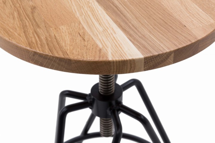 krzesło barowe metalowe czarne z drewnianym blatem z regulacją na białym tle - fragment siedziska i stelaża Tolin I